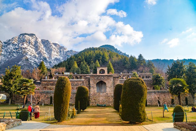 Blissful Kashmir Escape